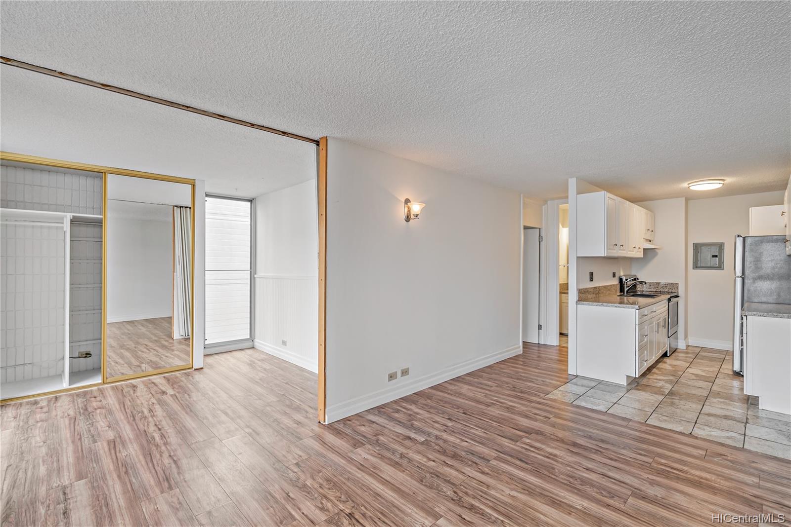 Wilder Terrace 701, 1137 Wilder Ave, Honolulu Makiki Area