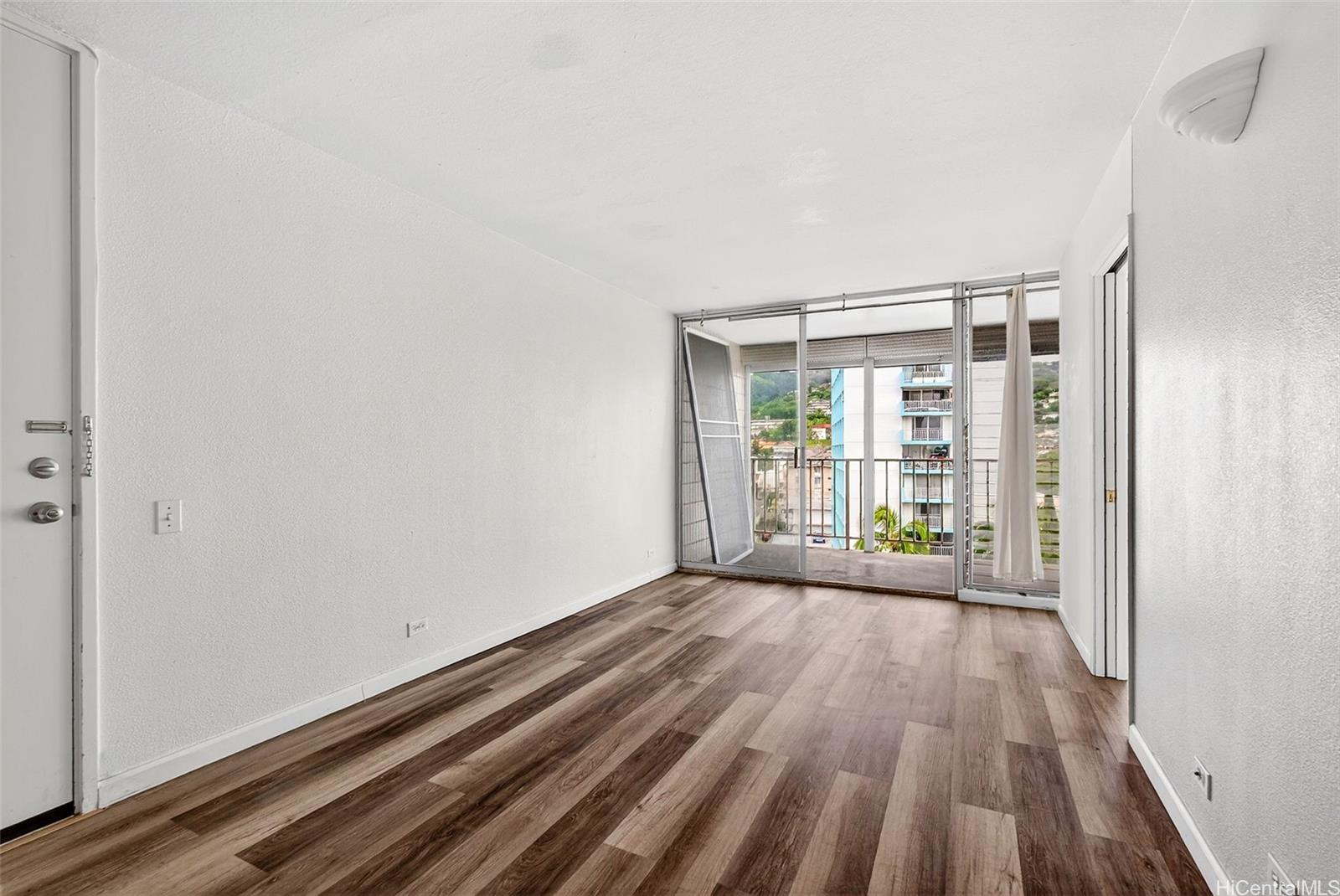 Wilder Terrace condo # 801, Honolulu, Hawaii - photo 5 of 21