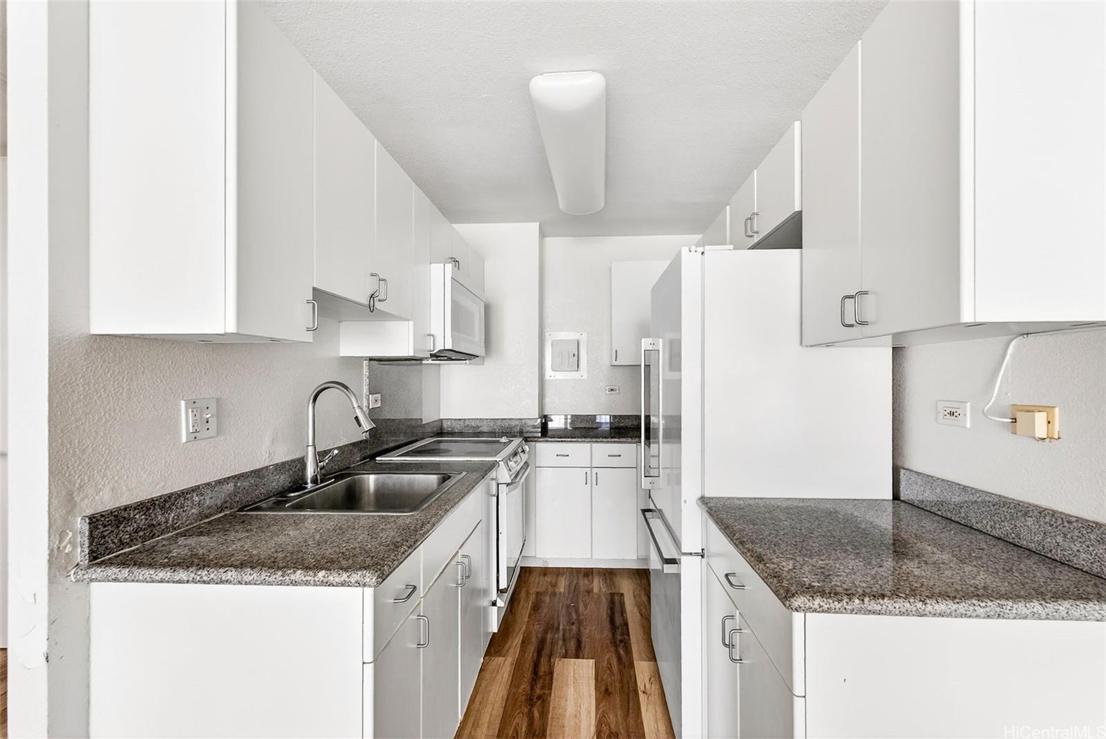 Wilder Terrace condo # 801, Honolulu, Hawaii - photo 7 of 21