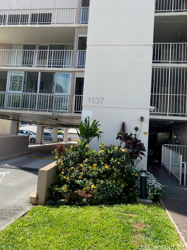 Wilder Terrace condo # 803, Honolulu, Hawaii - photo 3 of 12