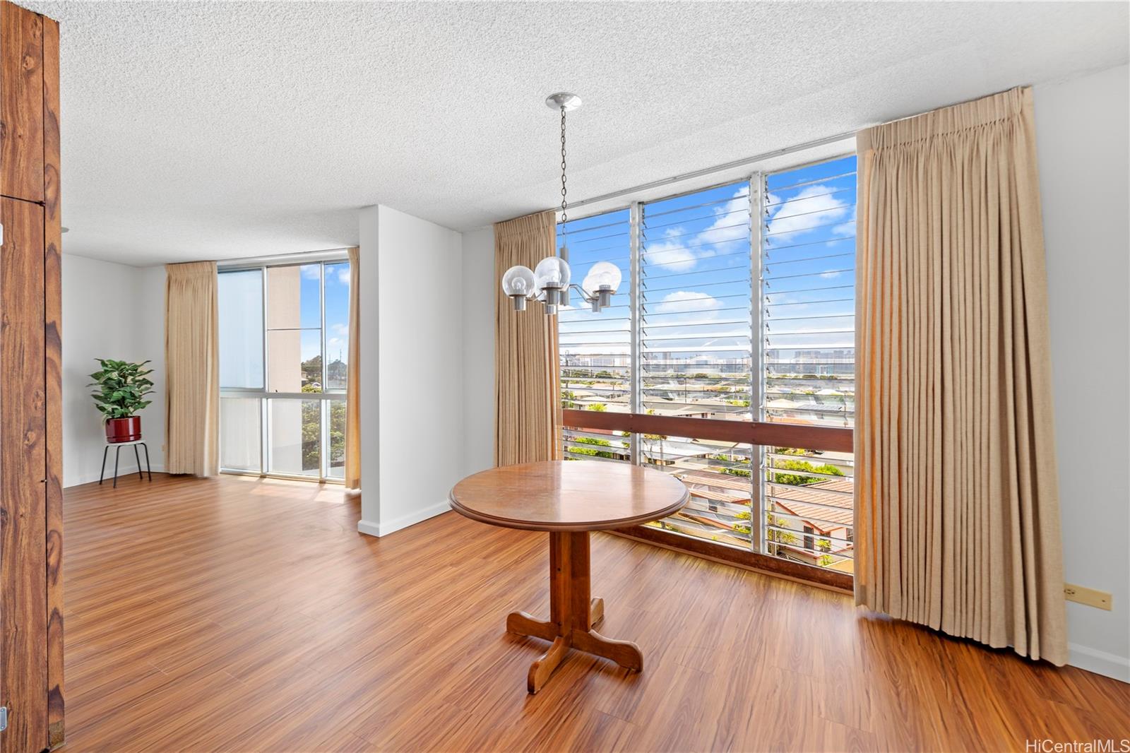 Kaimuki Jade condo # 703, Honolulu, Hawaii - photo 2 of 9