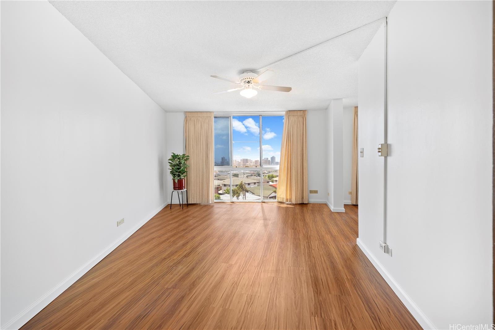 Kaimuki Jade condo # 703, Honolulu, Hawaii - photo 3 of 9