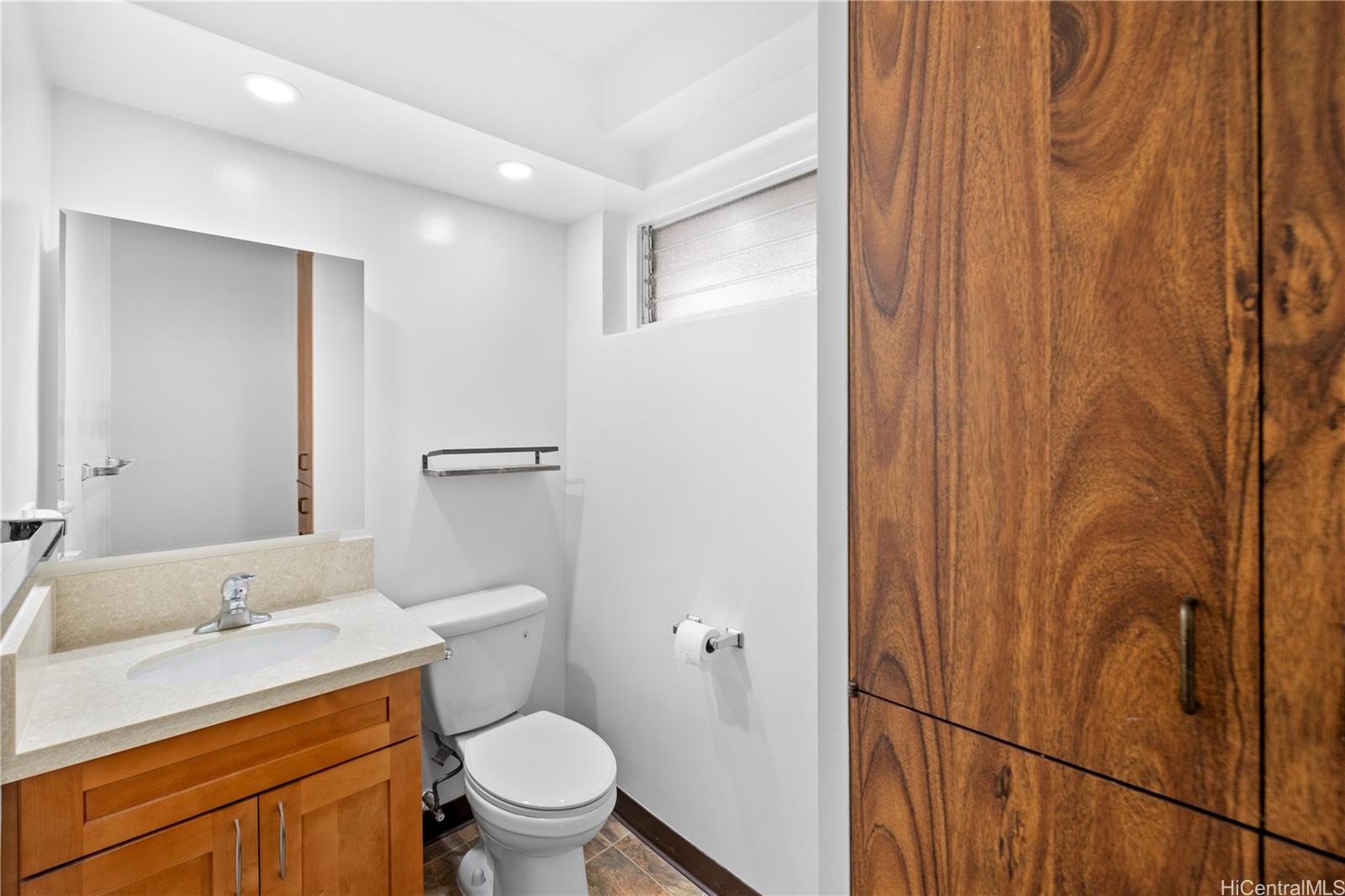 Kaimuki Jade condo # 703, Honolulu, Hawaii - photo 5 of 11