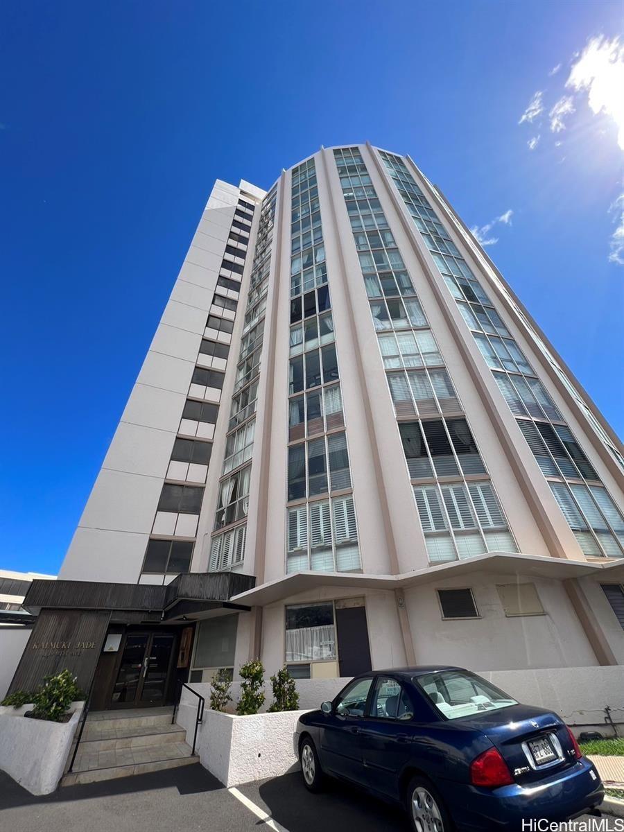 1139 9th Ave Honolulu - Rental - photo 3 of 12