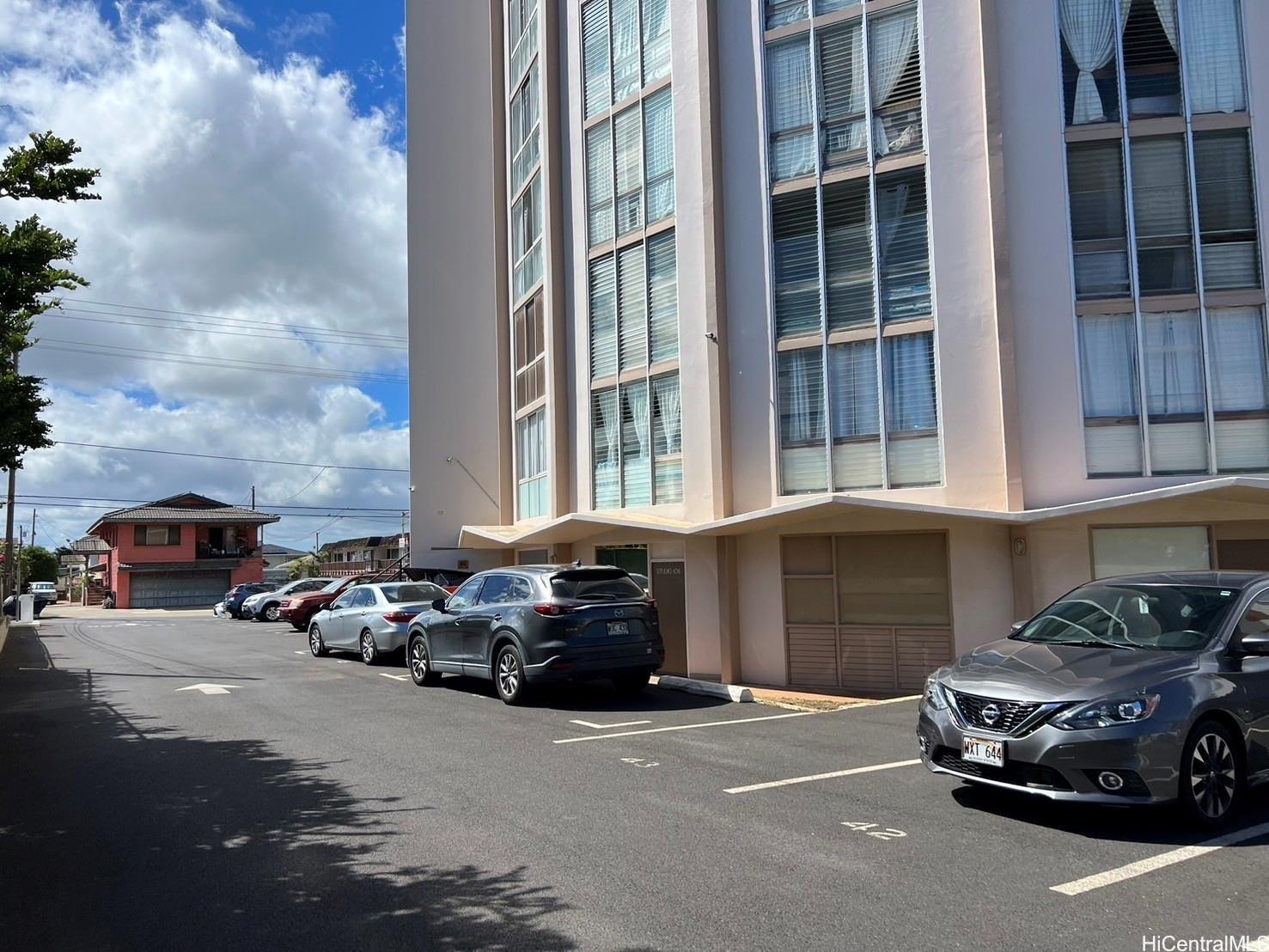 1139 9th Ave Honolulu - Rental - photo 6 of 12