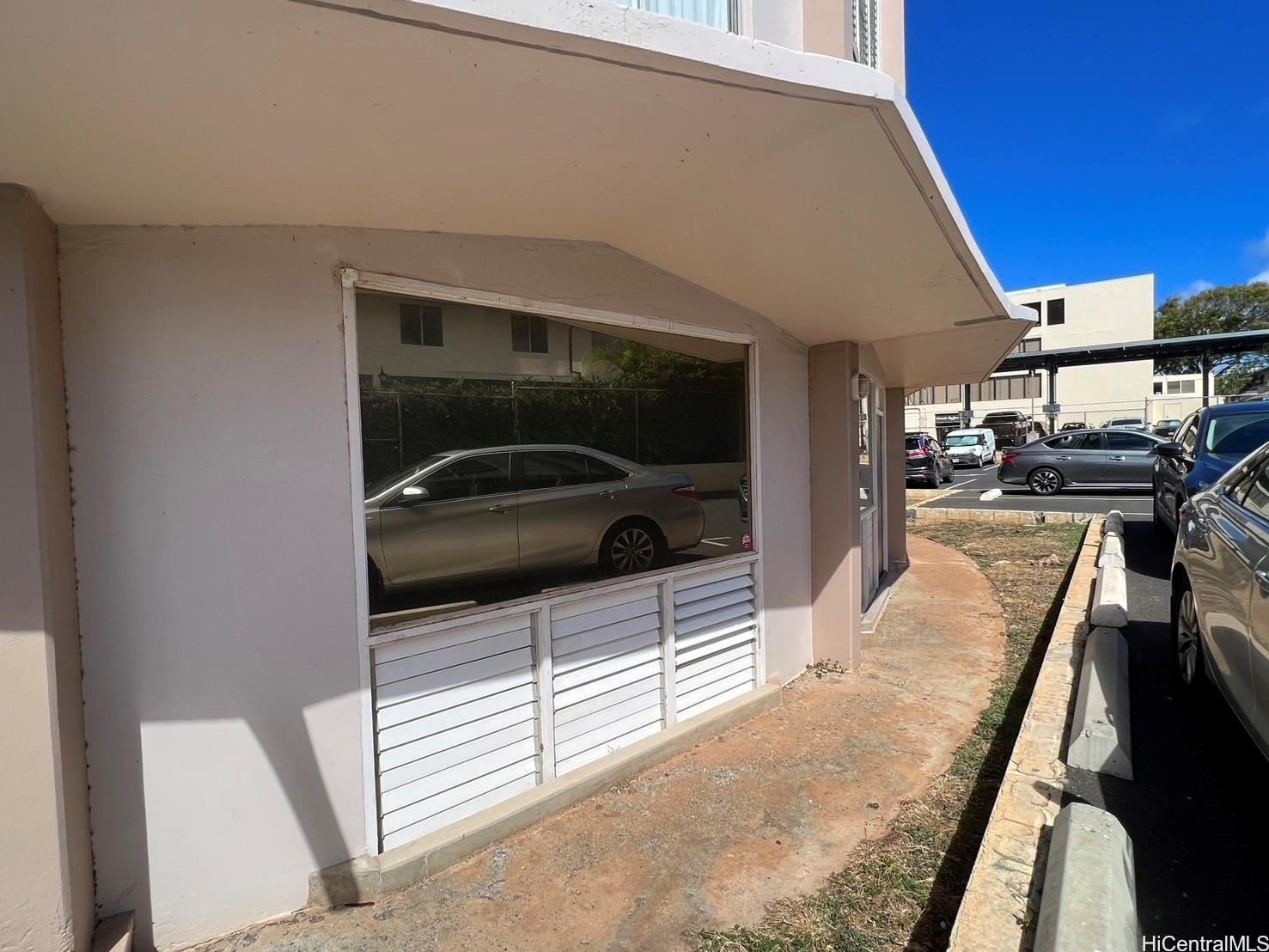 1139 9th Ave Honolulu - Rental - photo 7 of 12