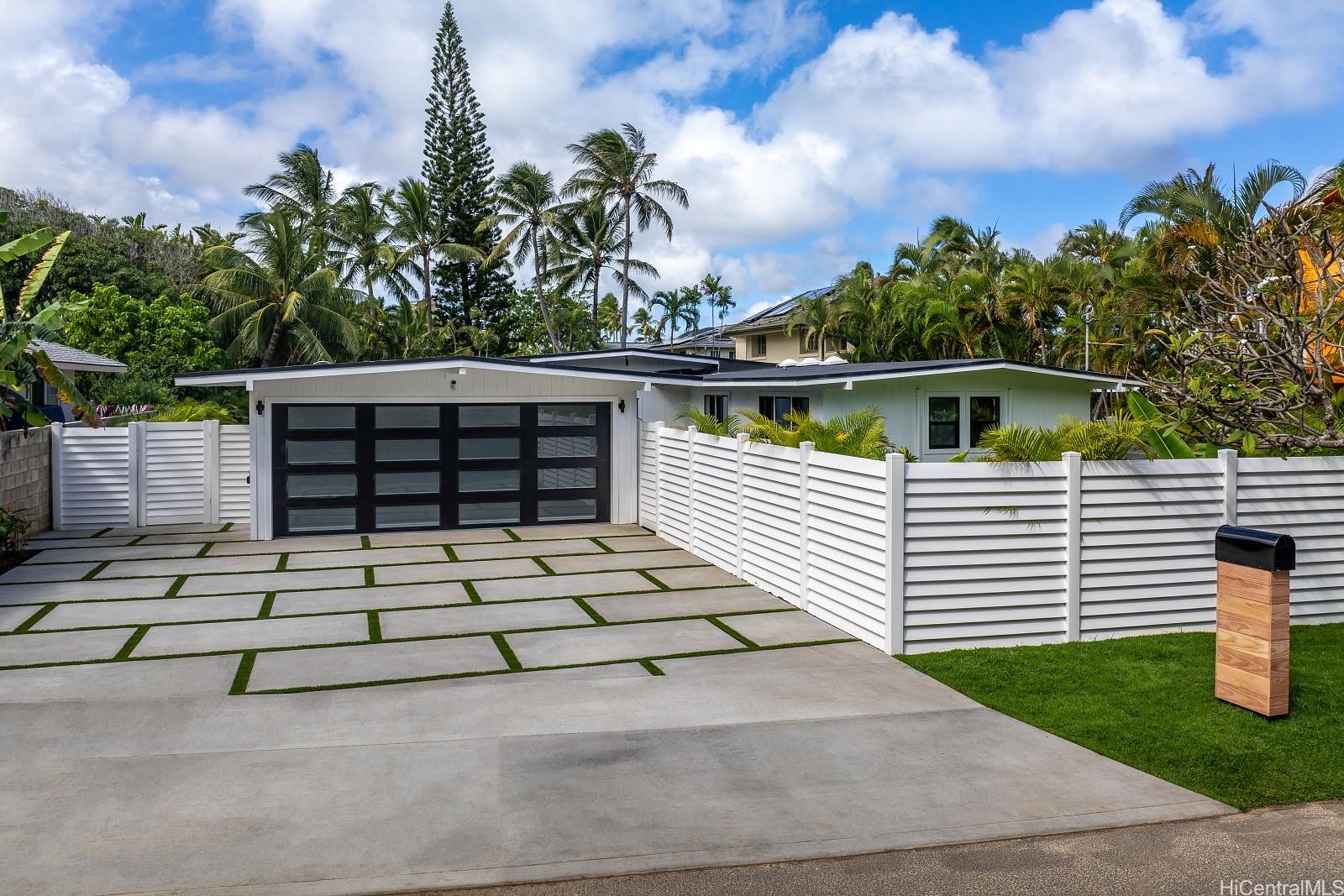 114  Kaelepulu Drive Lanikai, Kailua home - photo 3 of 25