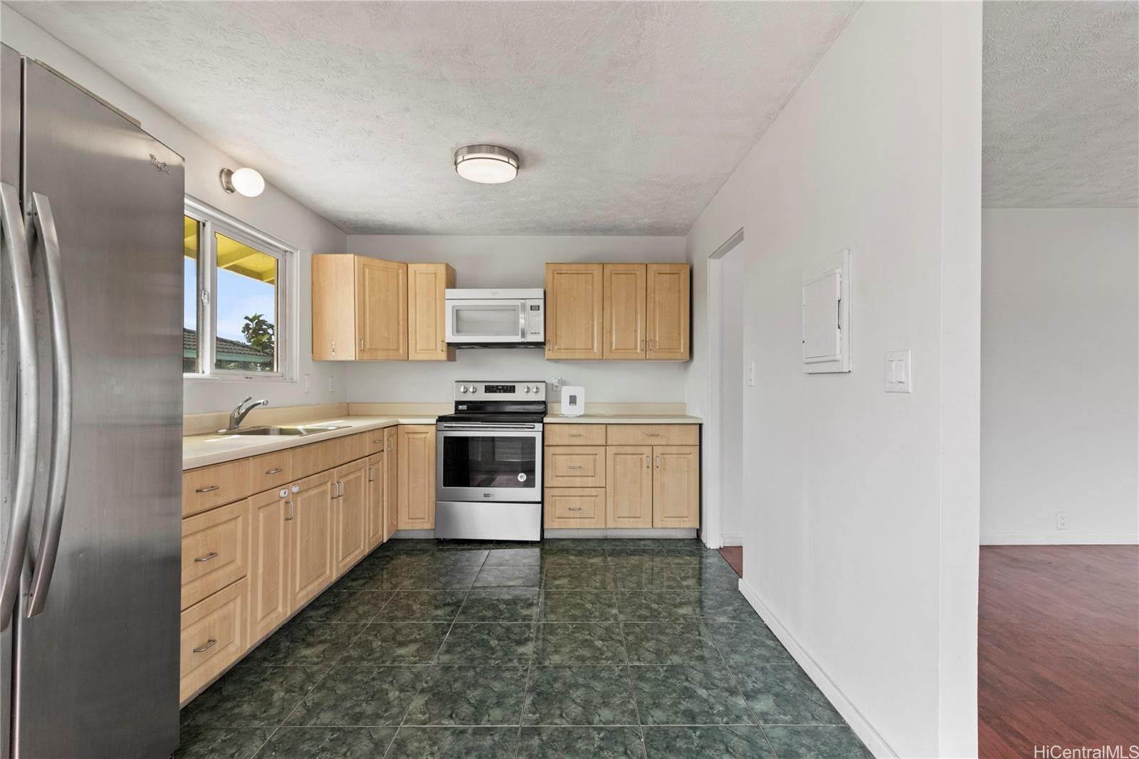 1141  Olomea St Kapalama, Honolulu home - photo 16 of 25