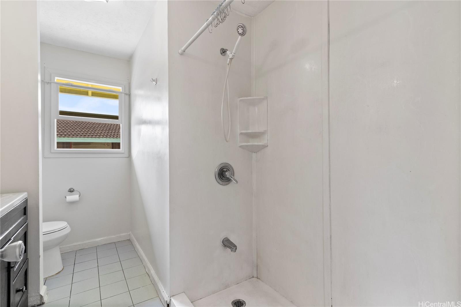 1141  Olomea St Kapalama, Honolulu home - photo 18 of 25