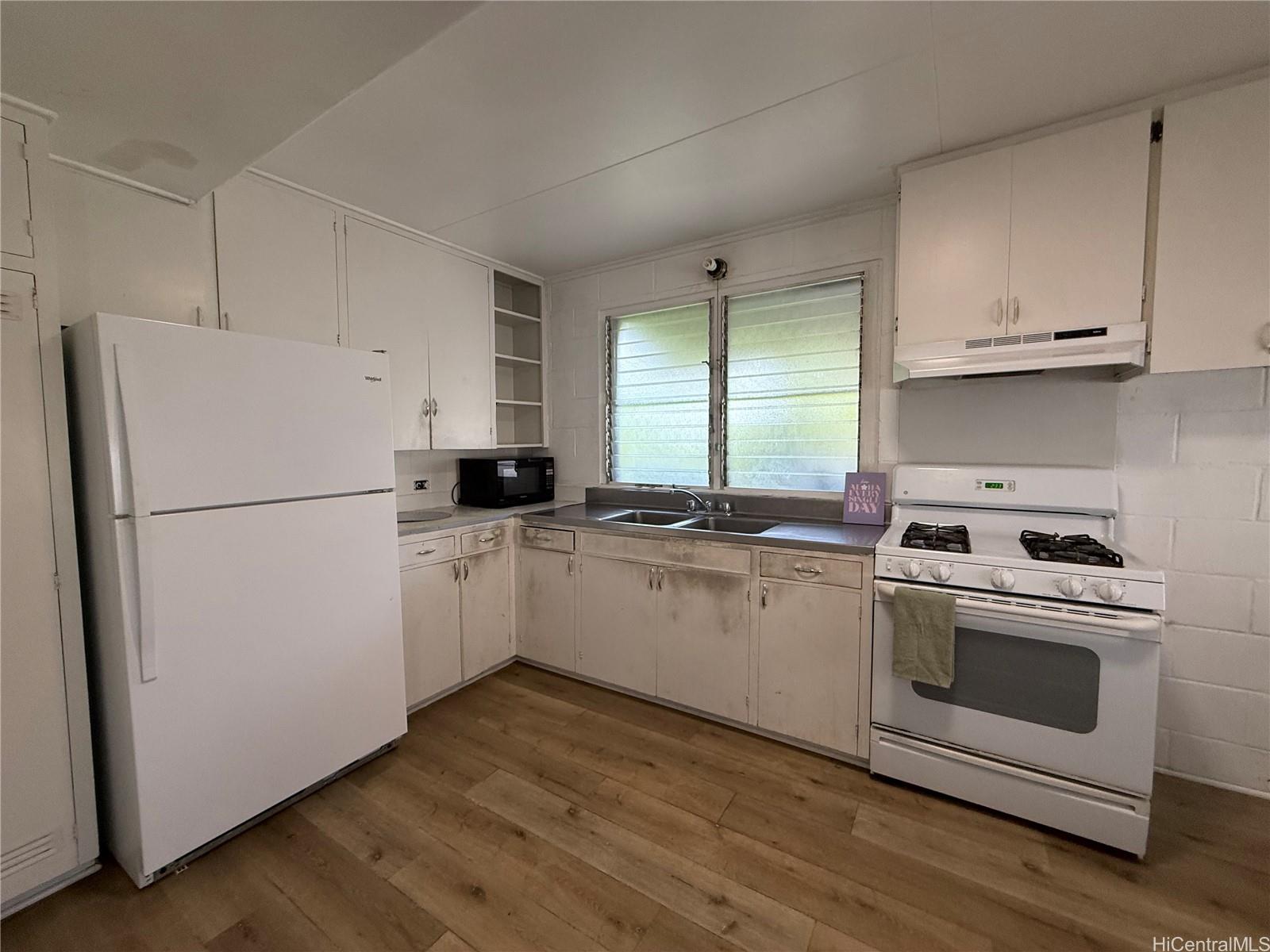 1142  Kamaile Street Kakaako, Honolulu home - photo 14 of 24