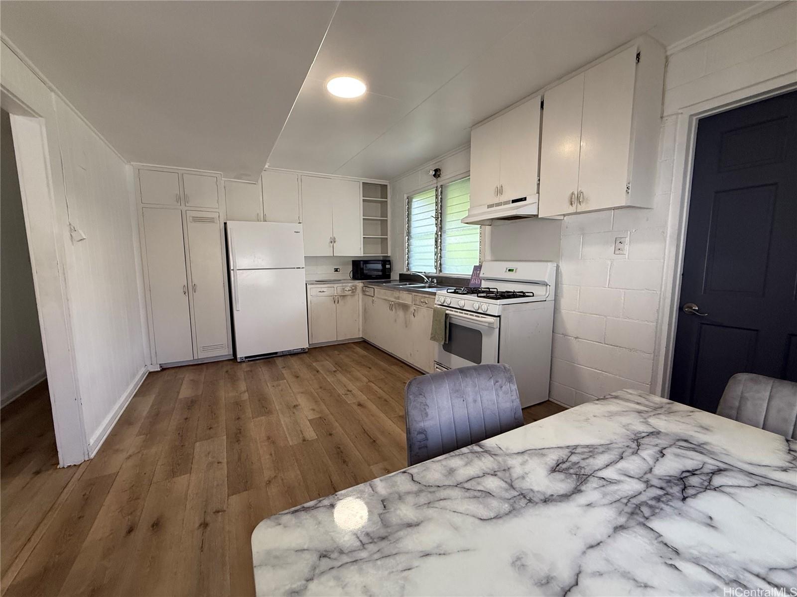 1142  Kamaile Street Kakaako, Honolulu home - photo 16 of 24