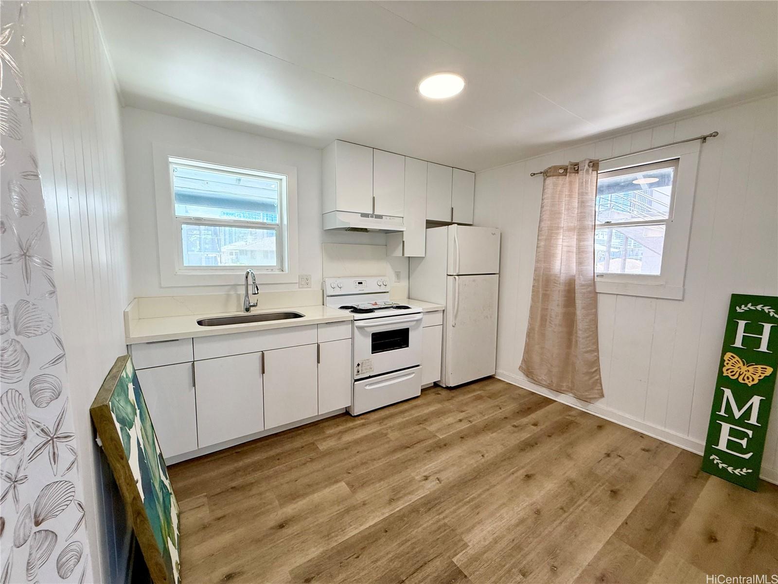 1142  Kamaile Street Kakaako, Honolulu home - photo 3 of 24