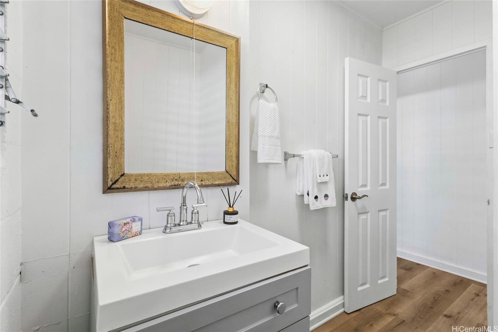 1142  Kamaile Street Kakaako, Honolulu home - photo 11 of 25