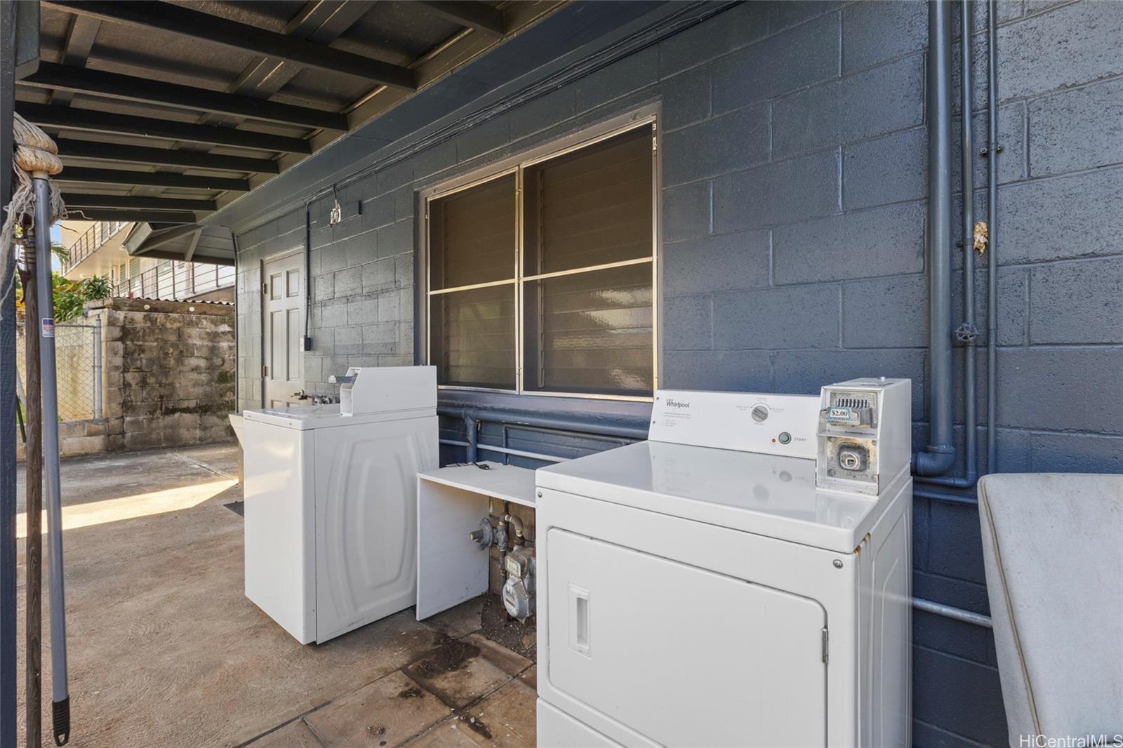 1142  Kamaile Street Kakaako, Honolulu home - photo 3 of 25