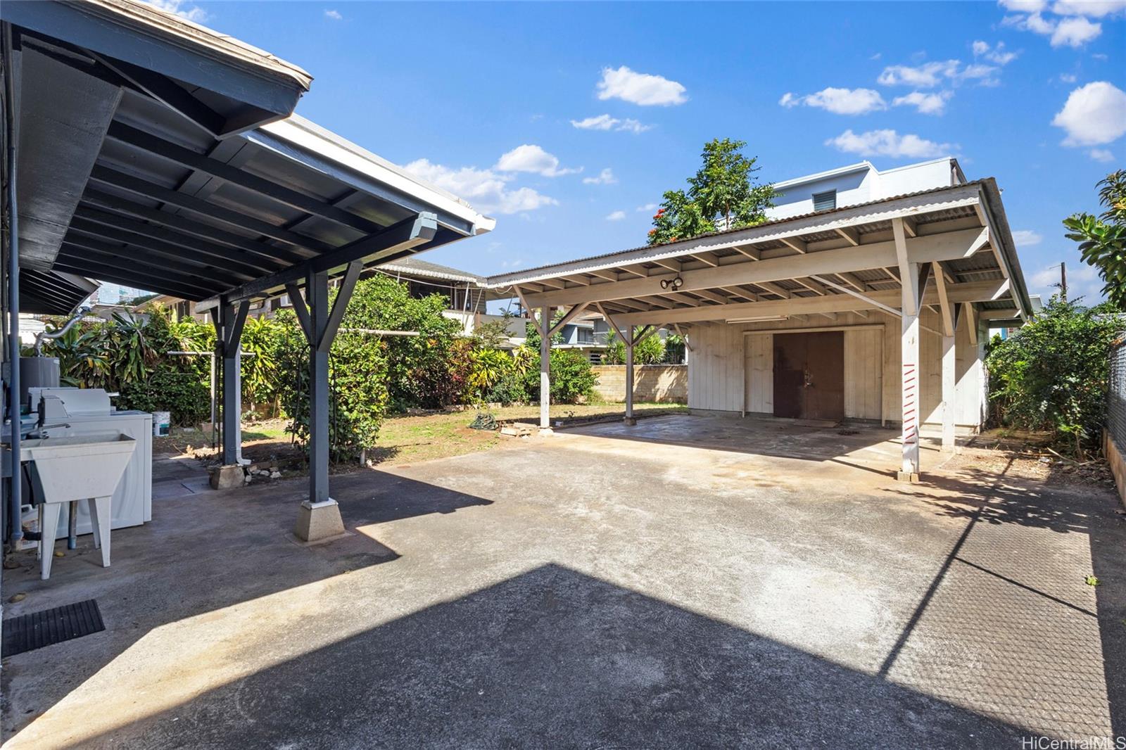 1142  Kamaile Street Kakaako, Honolulu home - photo 24 of 25