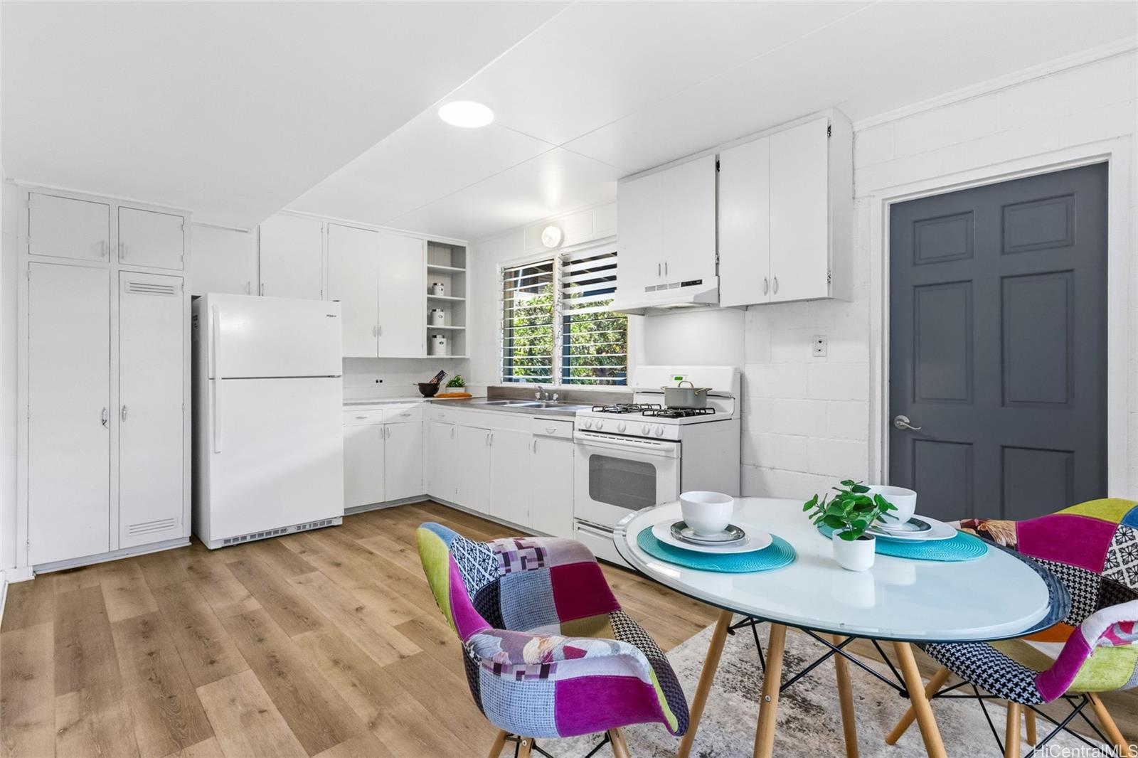 1142  Kamaile Street Kakaako, Honolulu home - photo 7 of 25