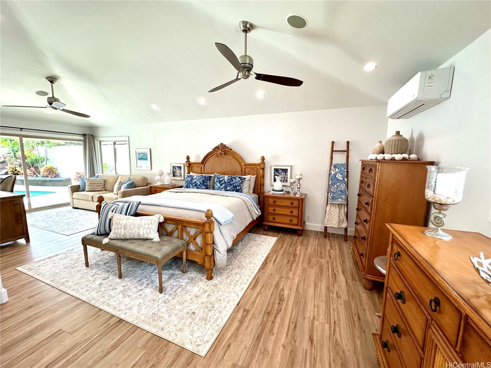 1146  Leilipoa Way Queens Gate, Hawaii Kai home - photo 13 of 25
