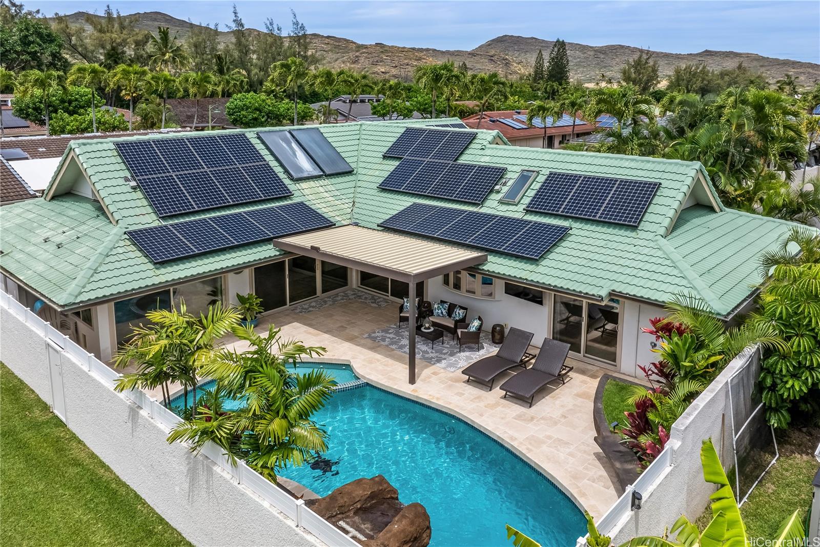 1146  Leilipoa Way Queens Gate, Hawaii Kai home - photo 21 of 25
