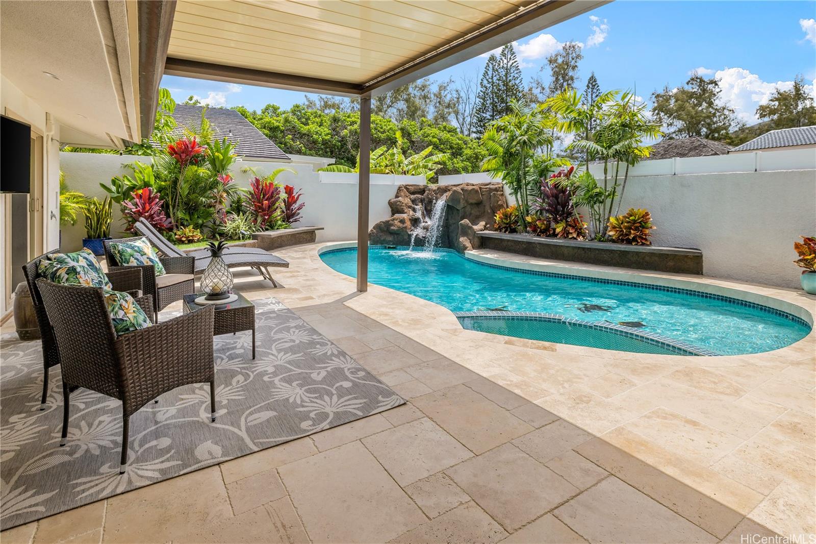 1146  Leilipoa Way Queens Gate, Hawaii Kai home - photo 5 of 25