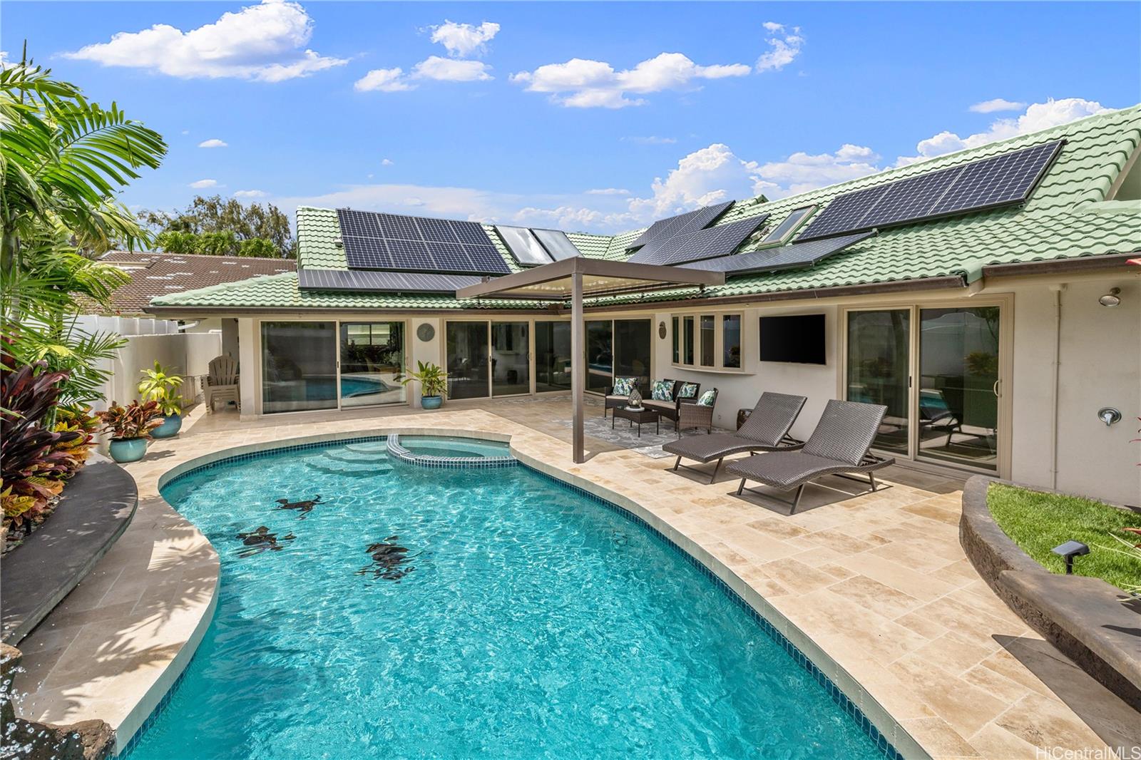 1146  Leilipoa Way Queens Gate, Hawaii Kai home - photo 6 of 25