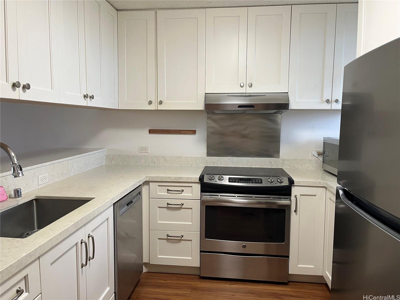 1147 Ala Napunani Street Honolulu - Rental - photo 2 of 13