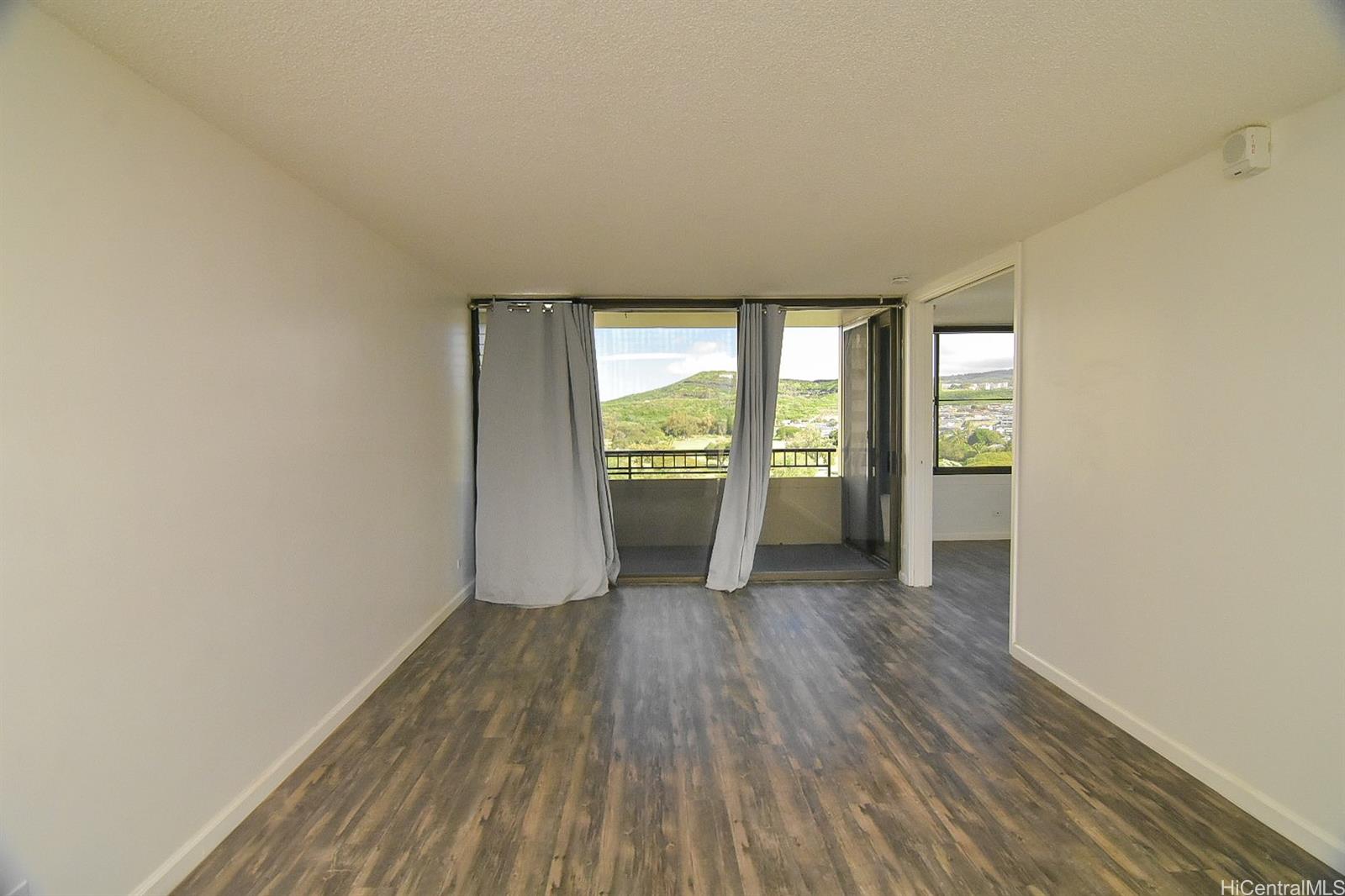 1147 Ala Napunani Street Honolulu - Rental - photo 2 of 10