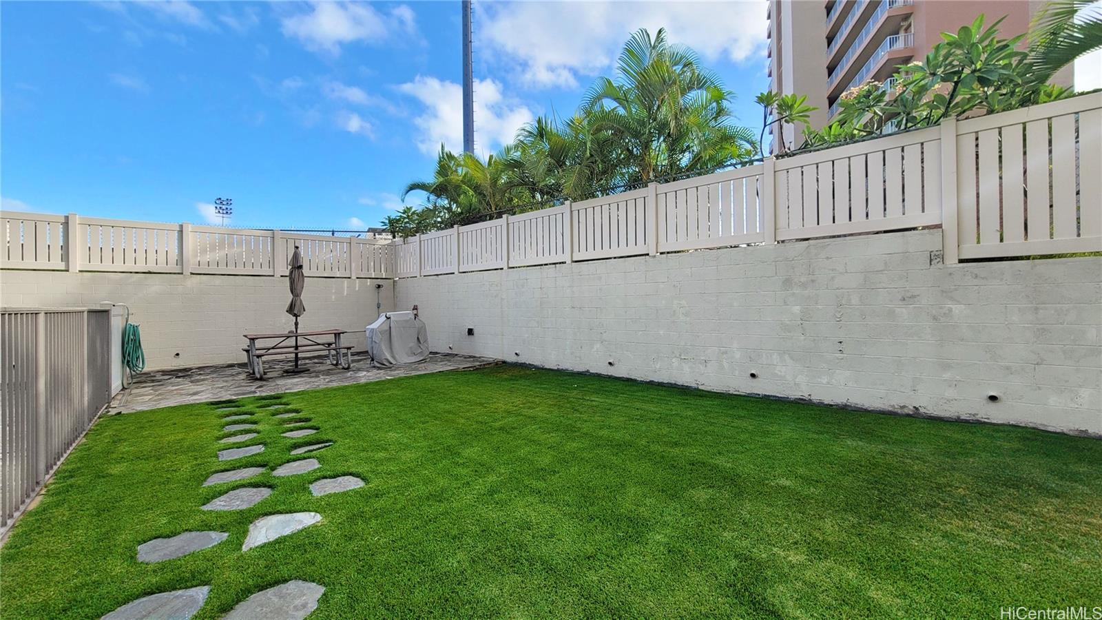 1147 Ala Napunani Street Honolulu - Rental - photo 10 of 10