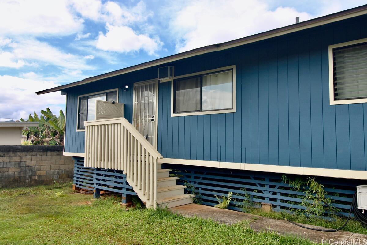 115  Makaweo Ave Wahiawa Area, Central home - photo 2 of 25