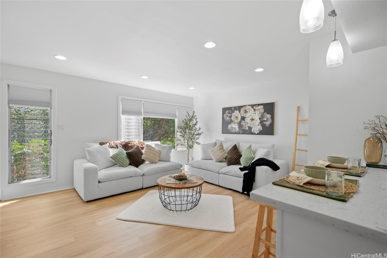 Mariners Village 3 condo # D, Honolulu, Hawaii - photo 4 of 24