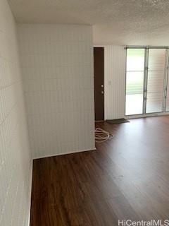 1155 Hassinger St Honolulu - Rental - photo 4 of 20