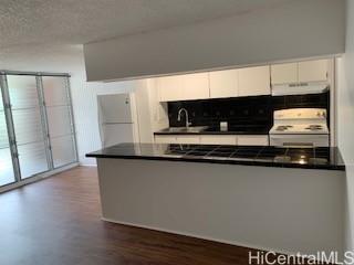 1155 Hassinger St Honolulu - Rental - photo 6 of 20
