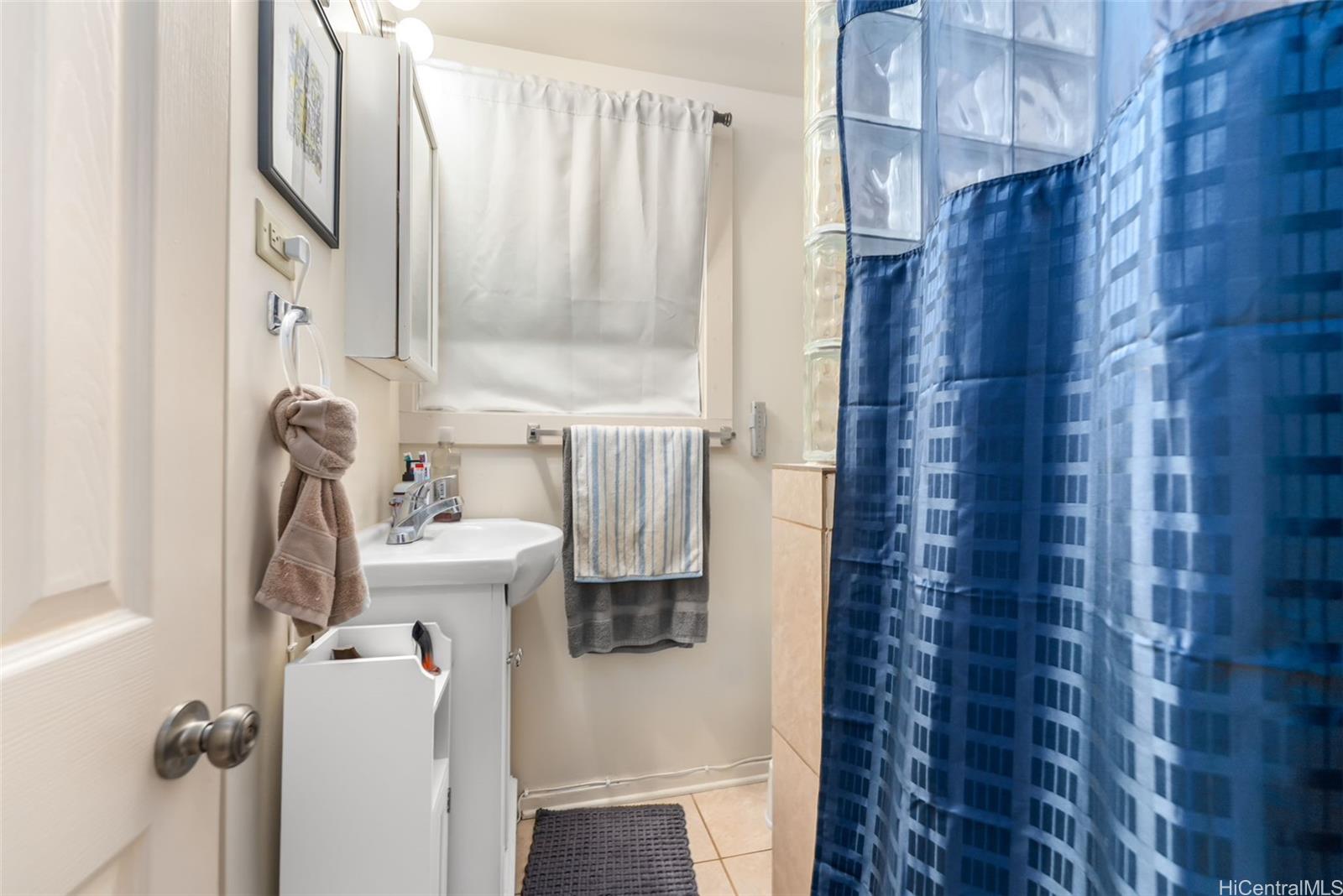 1156  Alewa Dr Alewa Heights, Honolulu home - photo 22 of 25