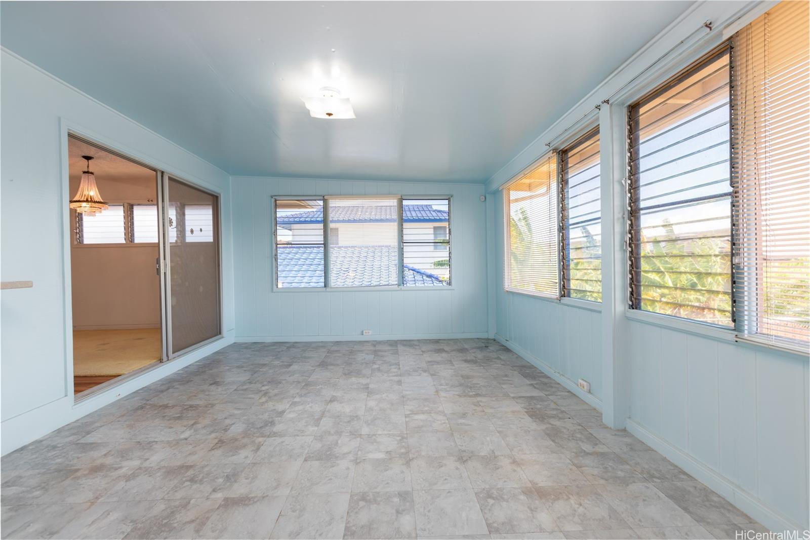 1157  Ala Aloalo Street Salt Lake, Honolulu home - photo 18 of 25