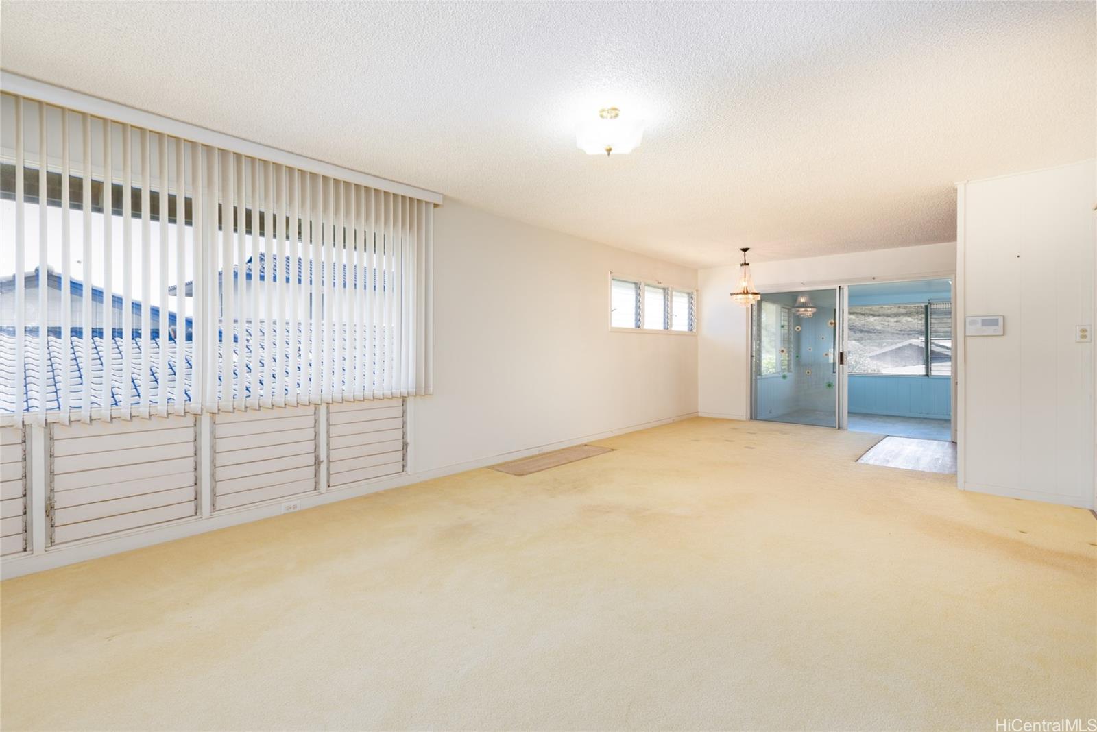 1157  Ala Aloalo Street Salt Lake, Honolulu home - photo 4 of 25