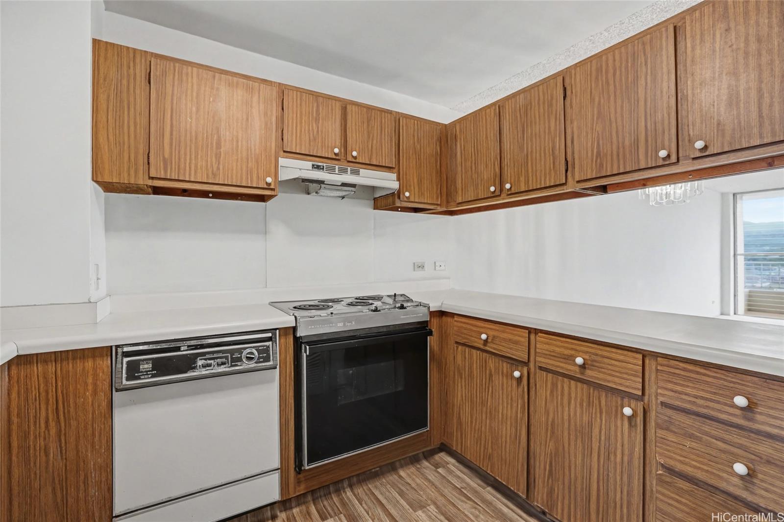 Greenview condo # 1806, Honolulu, Hawaii - photo 4 of 25