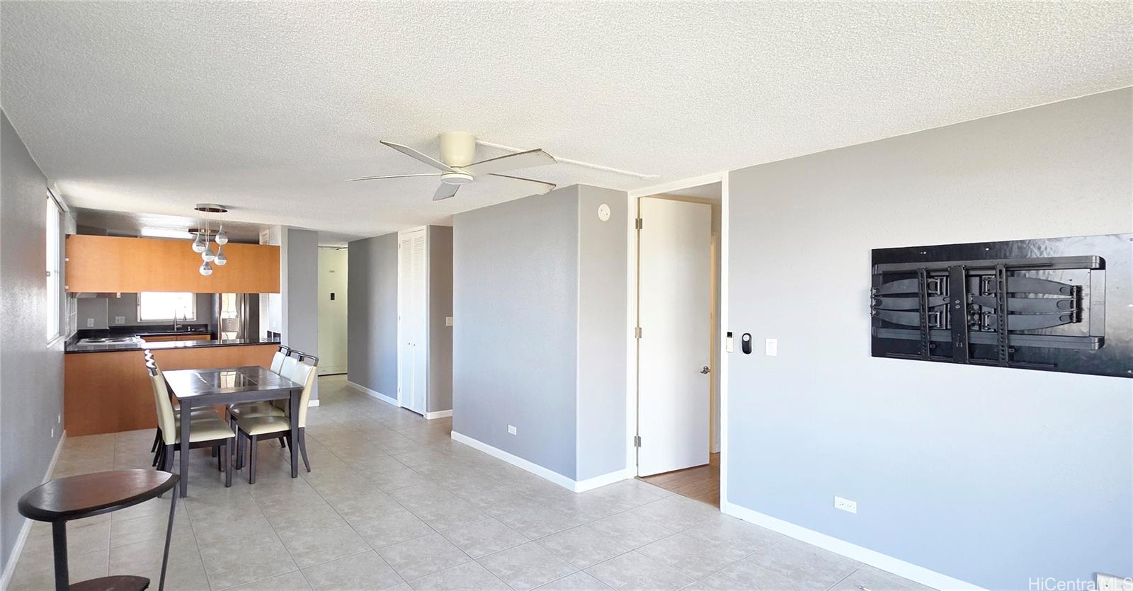 1160 Ala Napunani Street Honolulu - Rental - photo 4 of 22