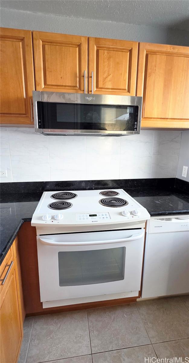 1160 Ala Napunani Street Honolulu - Rental - photo 9 of 22