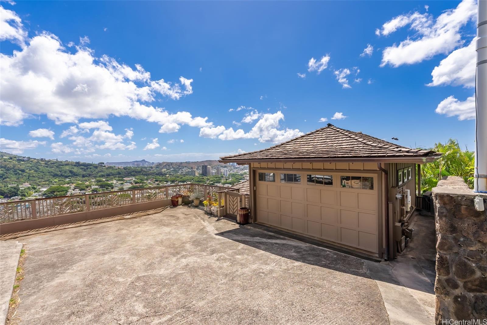 1170  Kaumailuna Place Alewa Heights, Honolulu home - photo 23 of 25