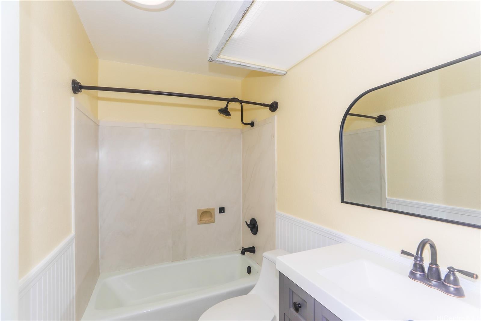 1175  Palea Way Queens Gate, Hawaii Kai home - photo 14 of 24