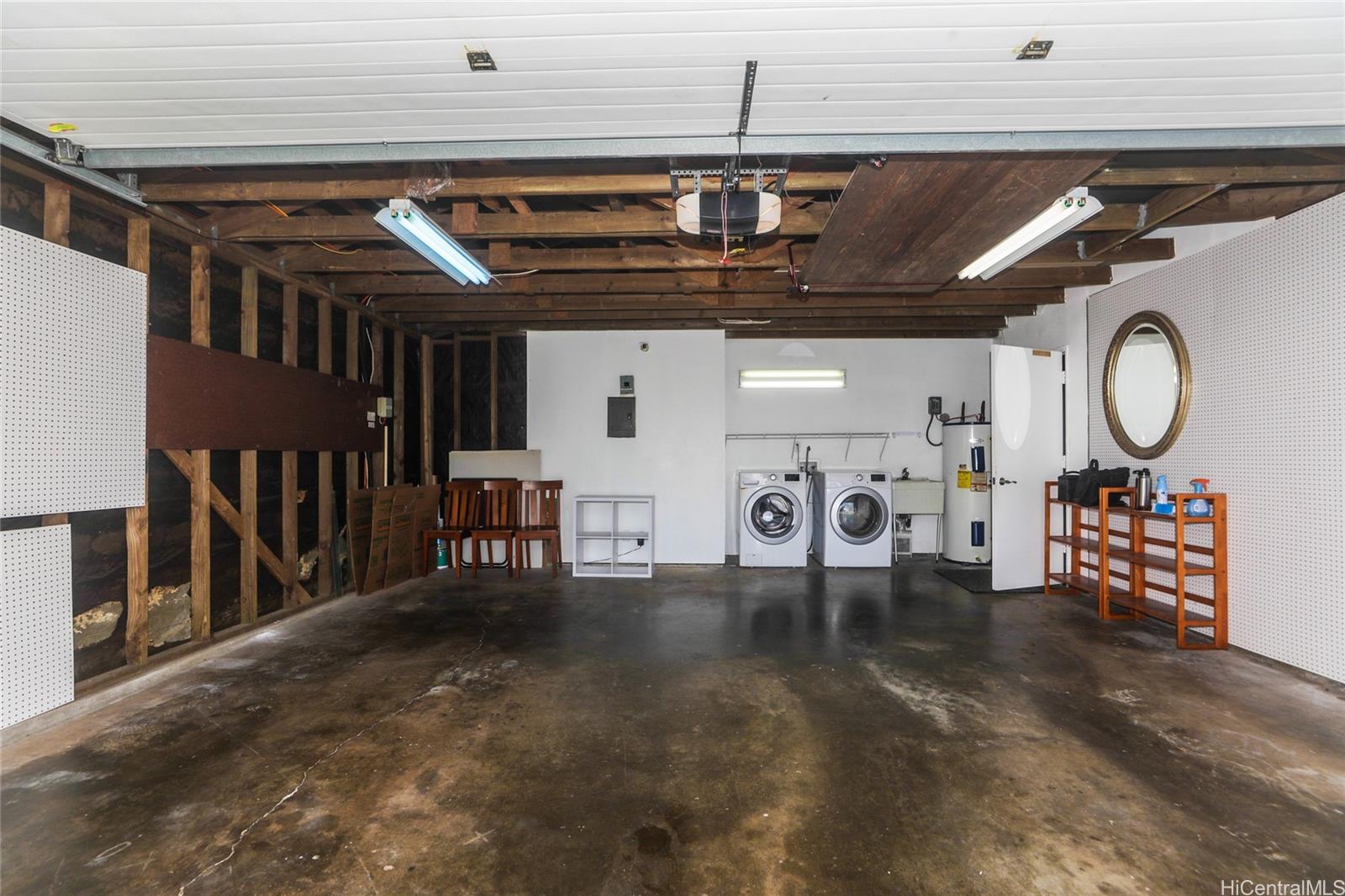 1175  Palea Way Queens Gate, Hawaii Kai home - photo 18 of 24