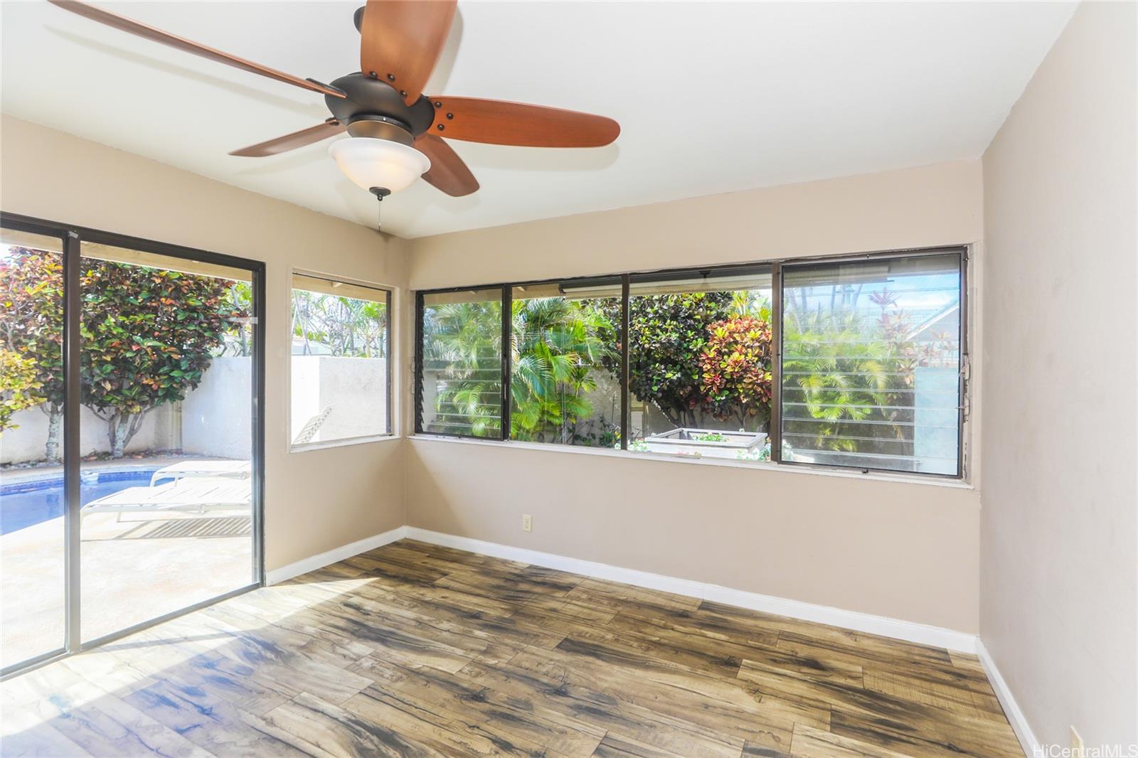 1175  Palea Way Queens Gate, Hawaii Kai home - photo 4 of 24
