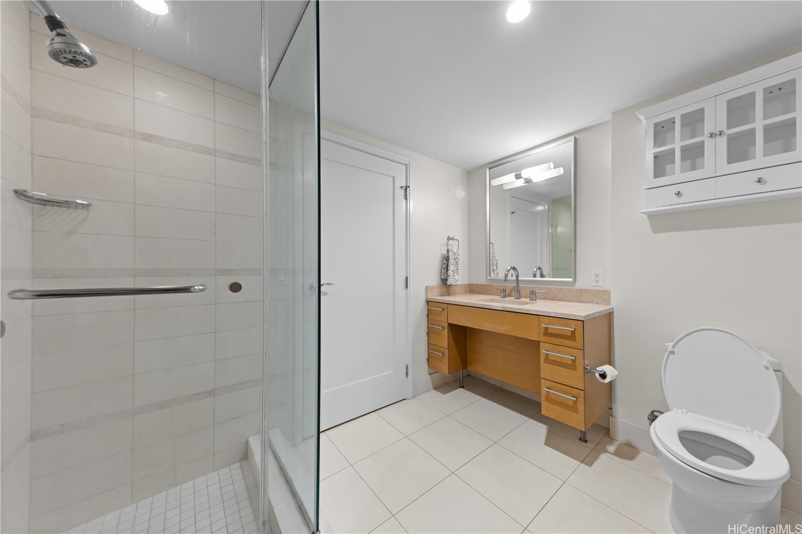 Koolani condo # 2002, Honolulu, Hawaii - photo 14 of 16