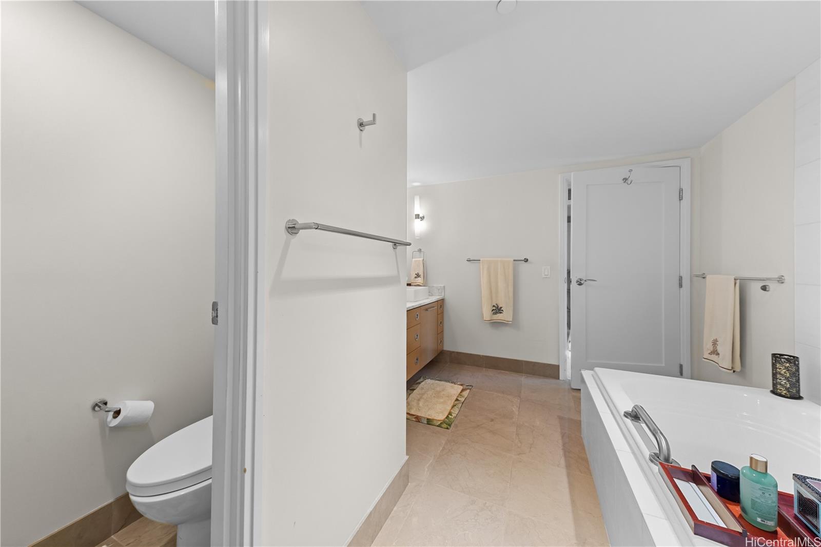 Koolani condo # 2002, Honolulu, Hawaii - photo 16 of 16