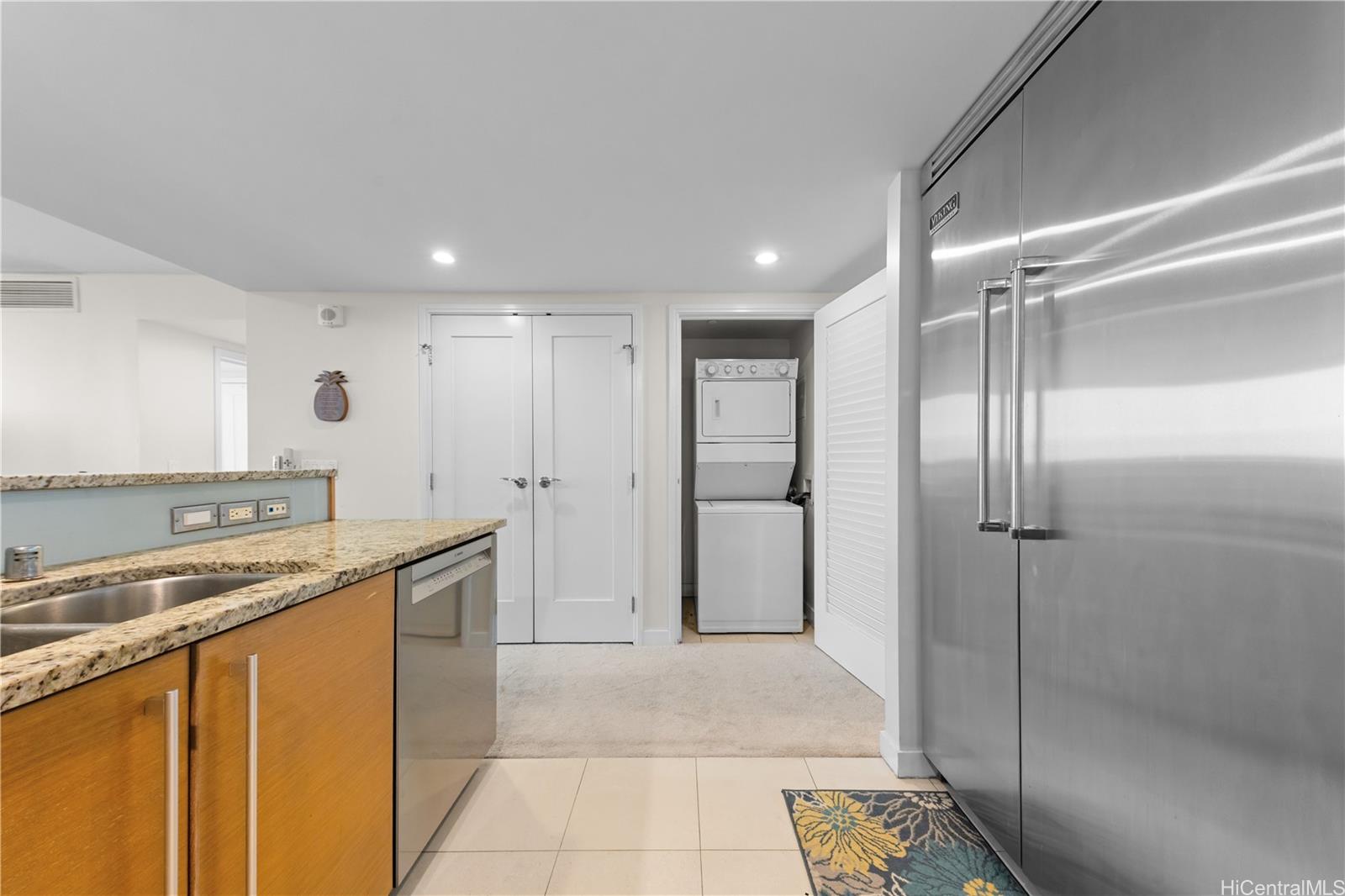 Koolani condo # 2002, Honolulu, Hawaii - photo 4 of 16