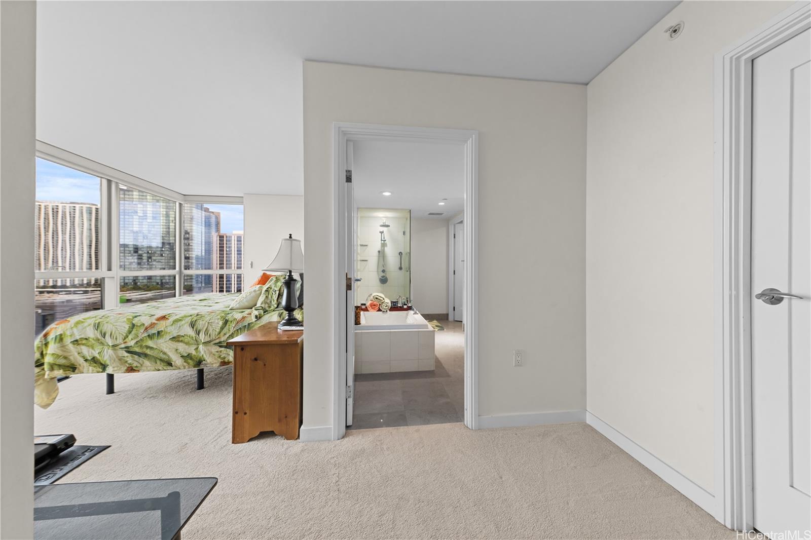 Koolani condo # 2002, Honolulu, Hawaii - photo 6 of 16