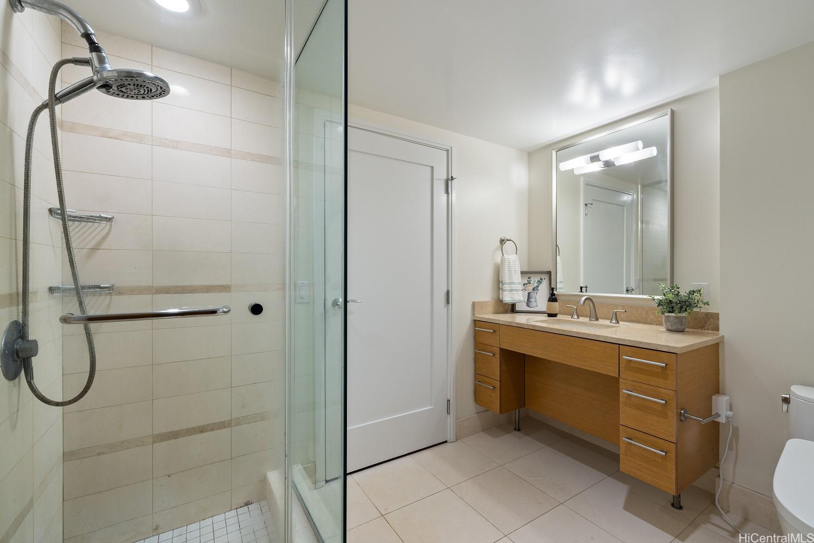 Koolani condo # 2102, Honolulu, Hawaii - photo 11 of 25