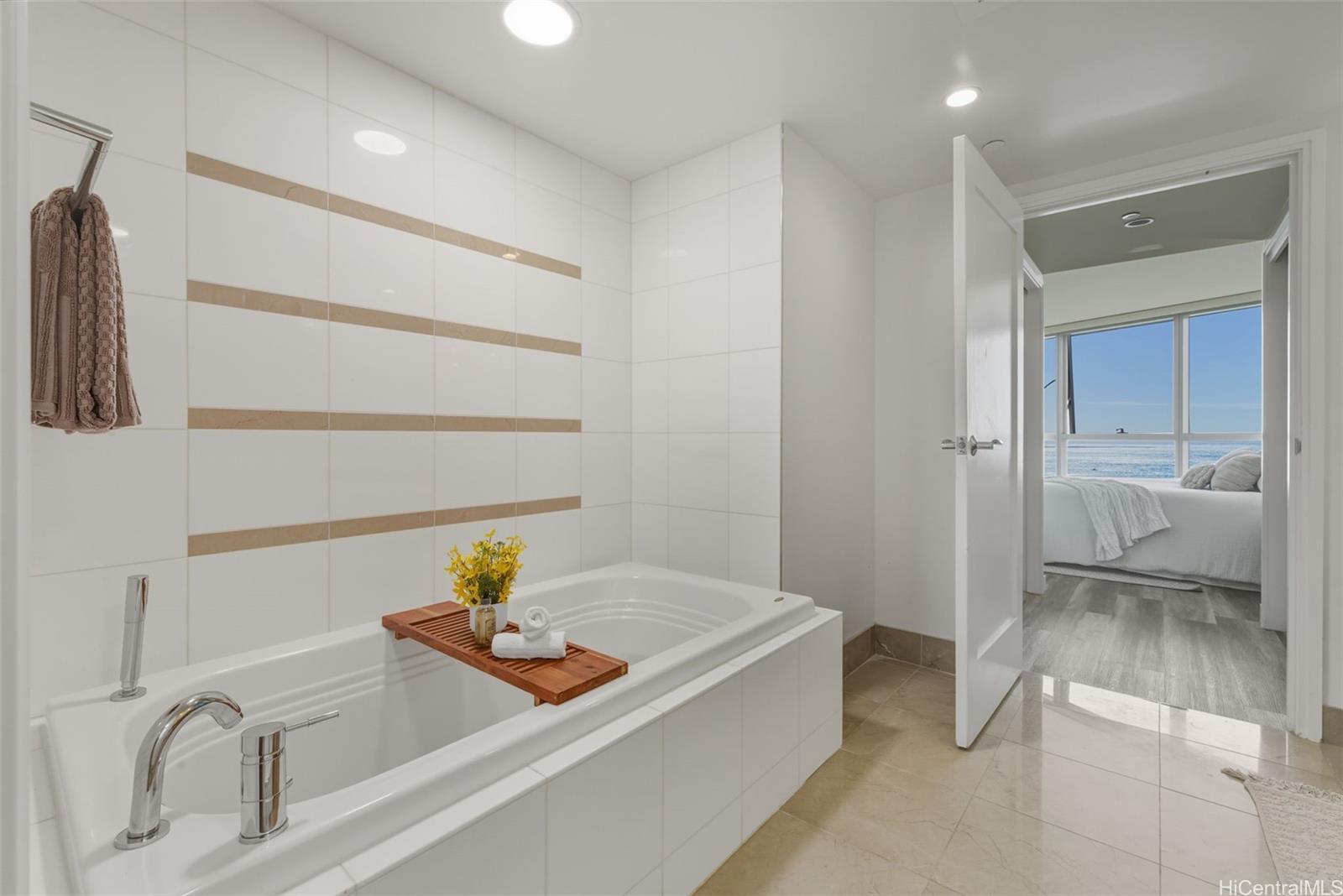 Koolani condo # 2606, Honolulu, Hawaii - photo 4 of 25