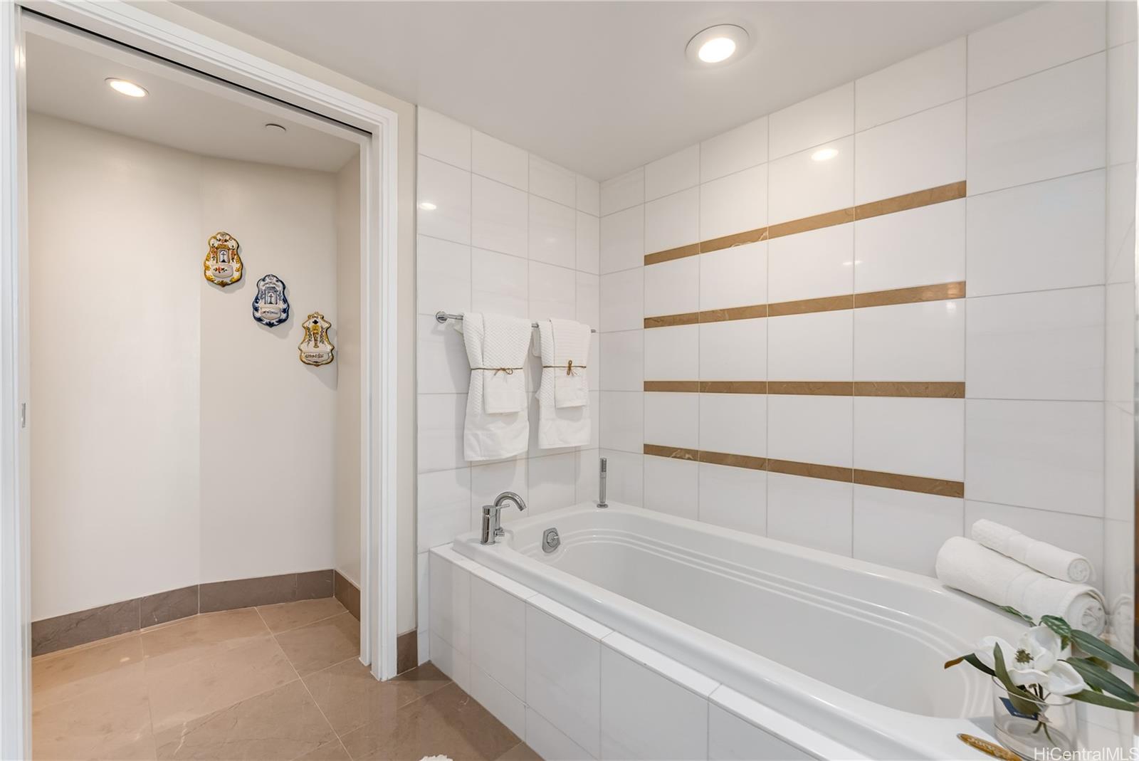 Koolani condo # 3303, Honolulu, Hawaii - photo 15 of 25