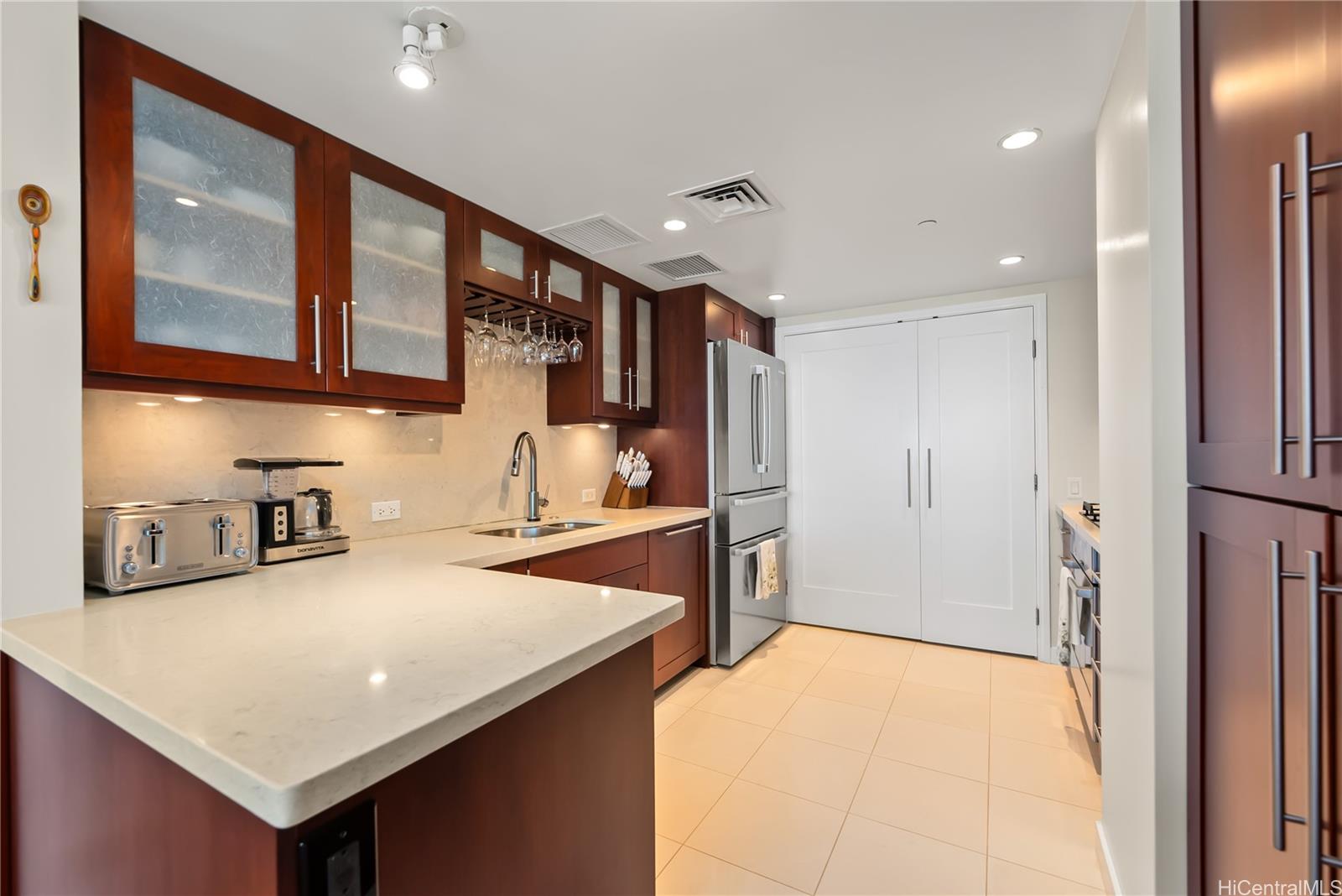 Koolani condo # 3303, Honolulu, Hawaii - photo 7 of 25