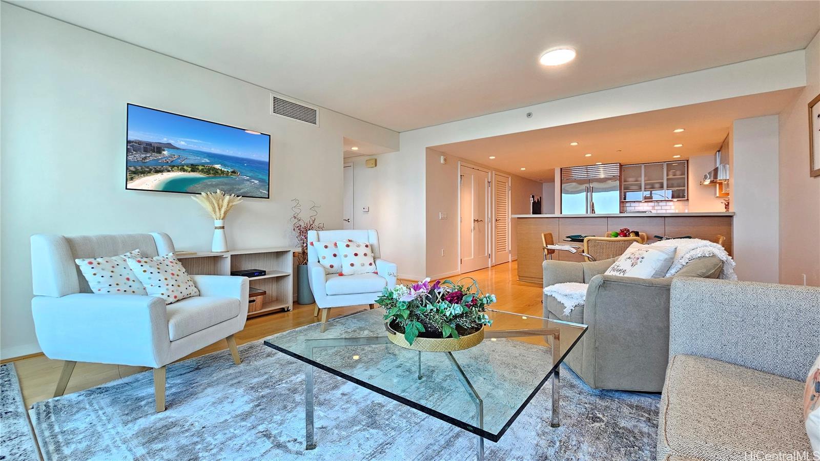 Koolani condo # 3702, Honolulu, Hawaii - photo 4 of 25